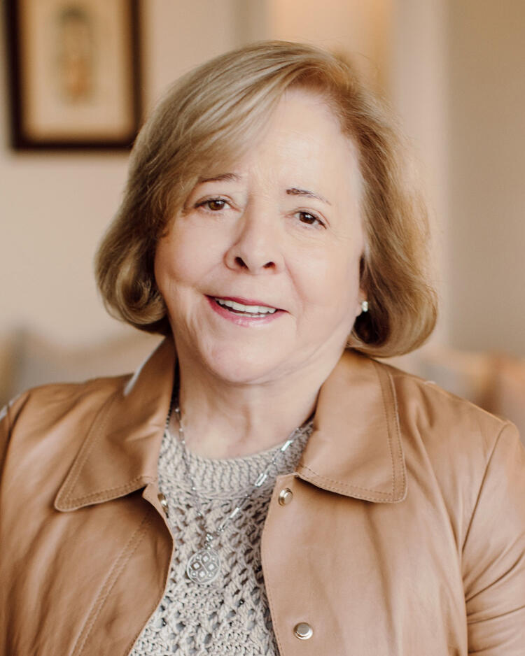 Deanne Fairfield Photo